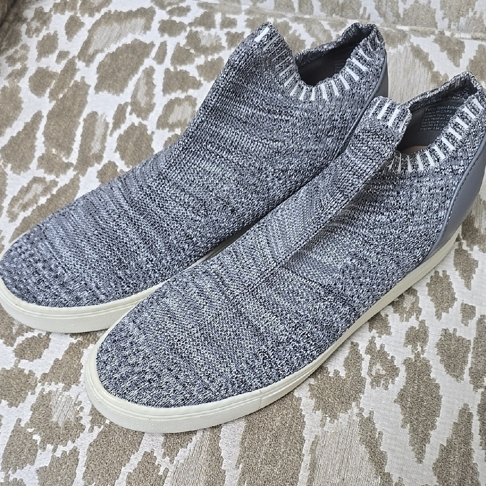 Brash Gray Knit Slip-On Sneakers with Textured Upper - Picture 1 of 13